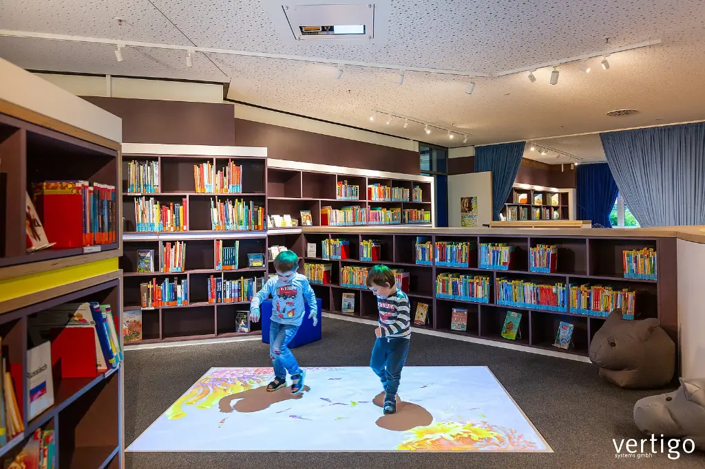 Living Floor and Pool