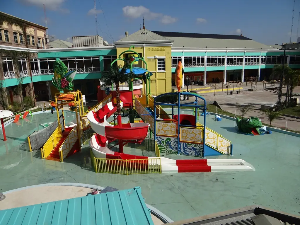 B4 Water Play Structure